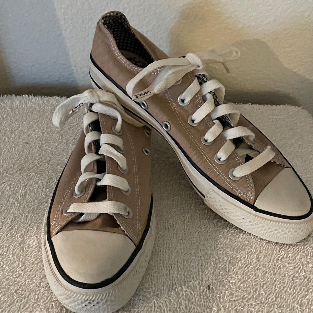 VANCL Street Culture Canvas Lace Up Sneakers Tan/White NWOT!